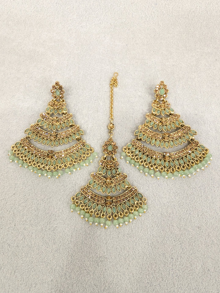 ISHANI STONE EARRINGS AND TIKKA