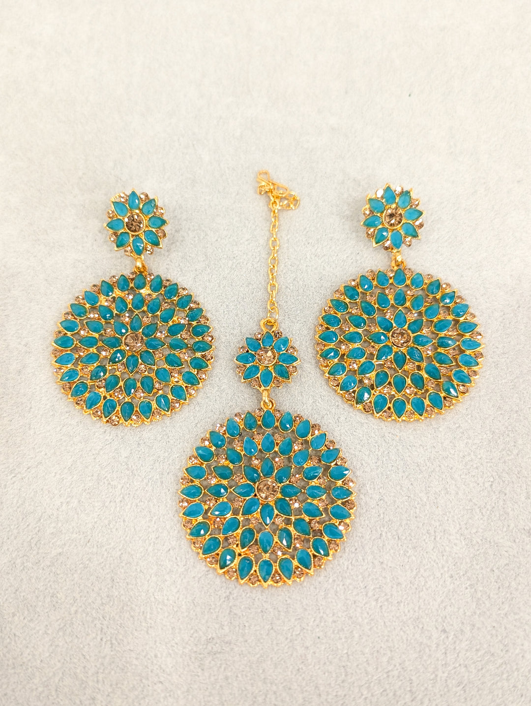 Sakshi Stone Earrings and Tikka