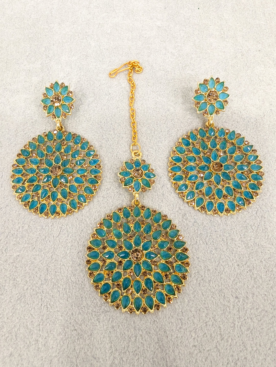 Sakshi Stone Earrings and Tikka