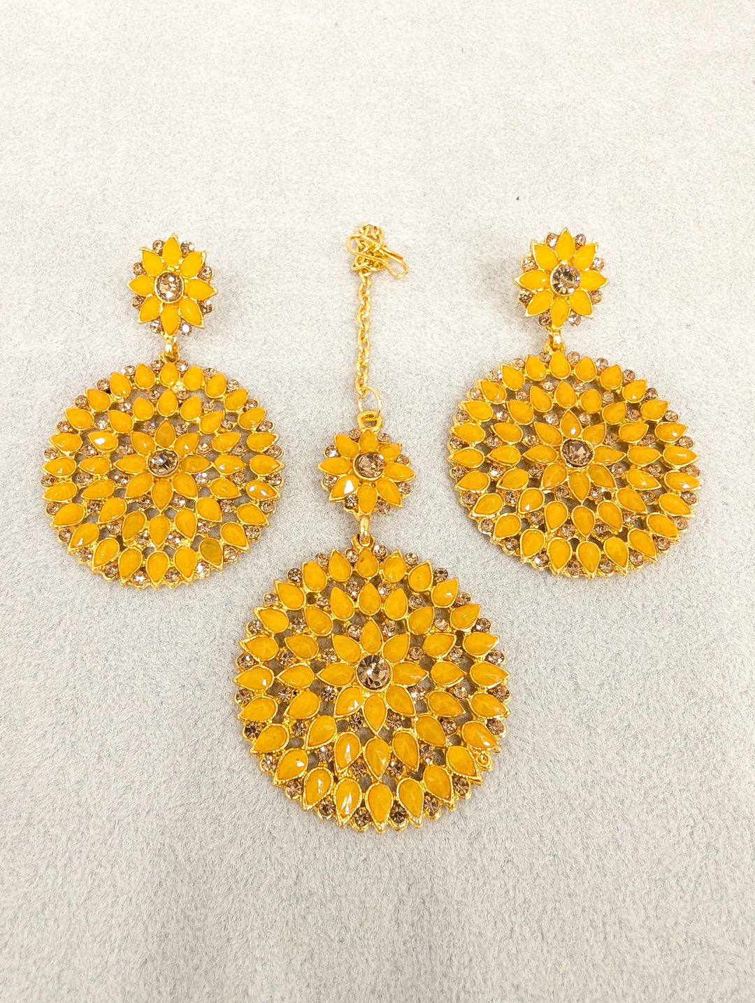 Sakshi Stone Earrings and Tikka