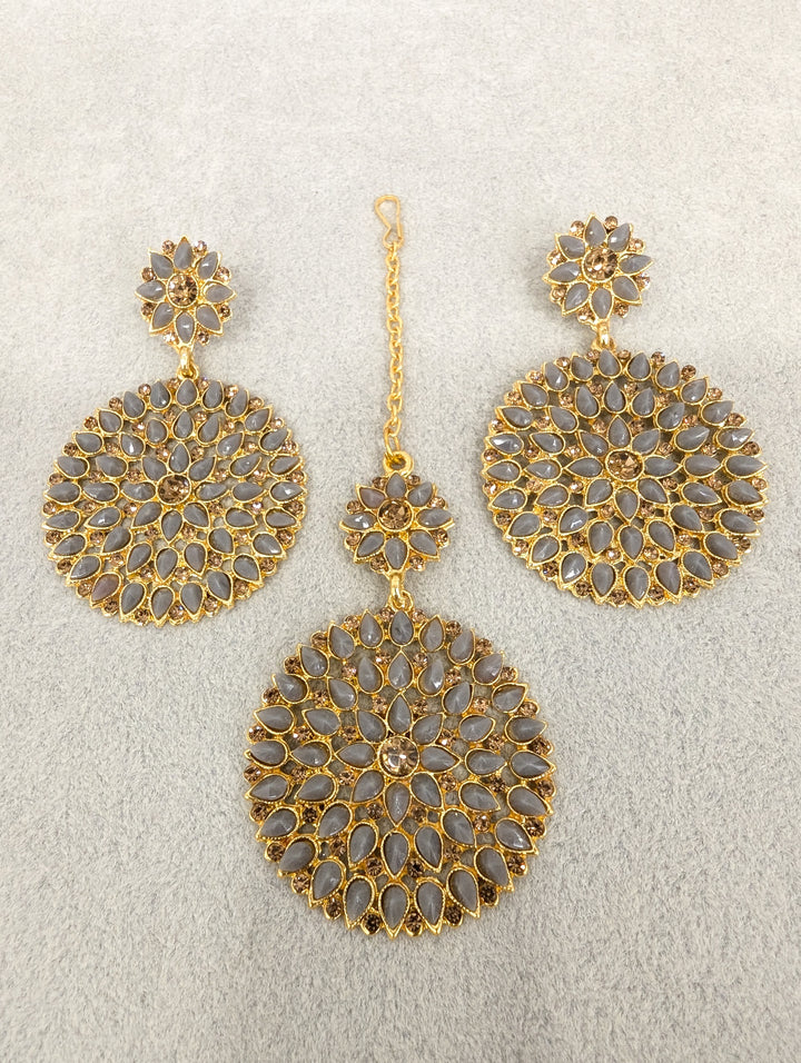 Sakshi Stone Earrings and Tikka