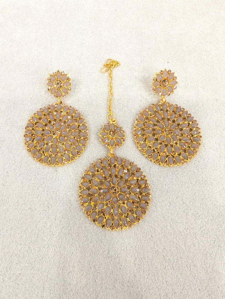 Sakshi Stone Earrings and Tikka