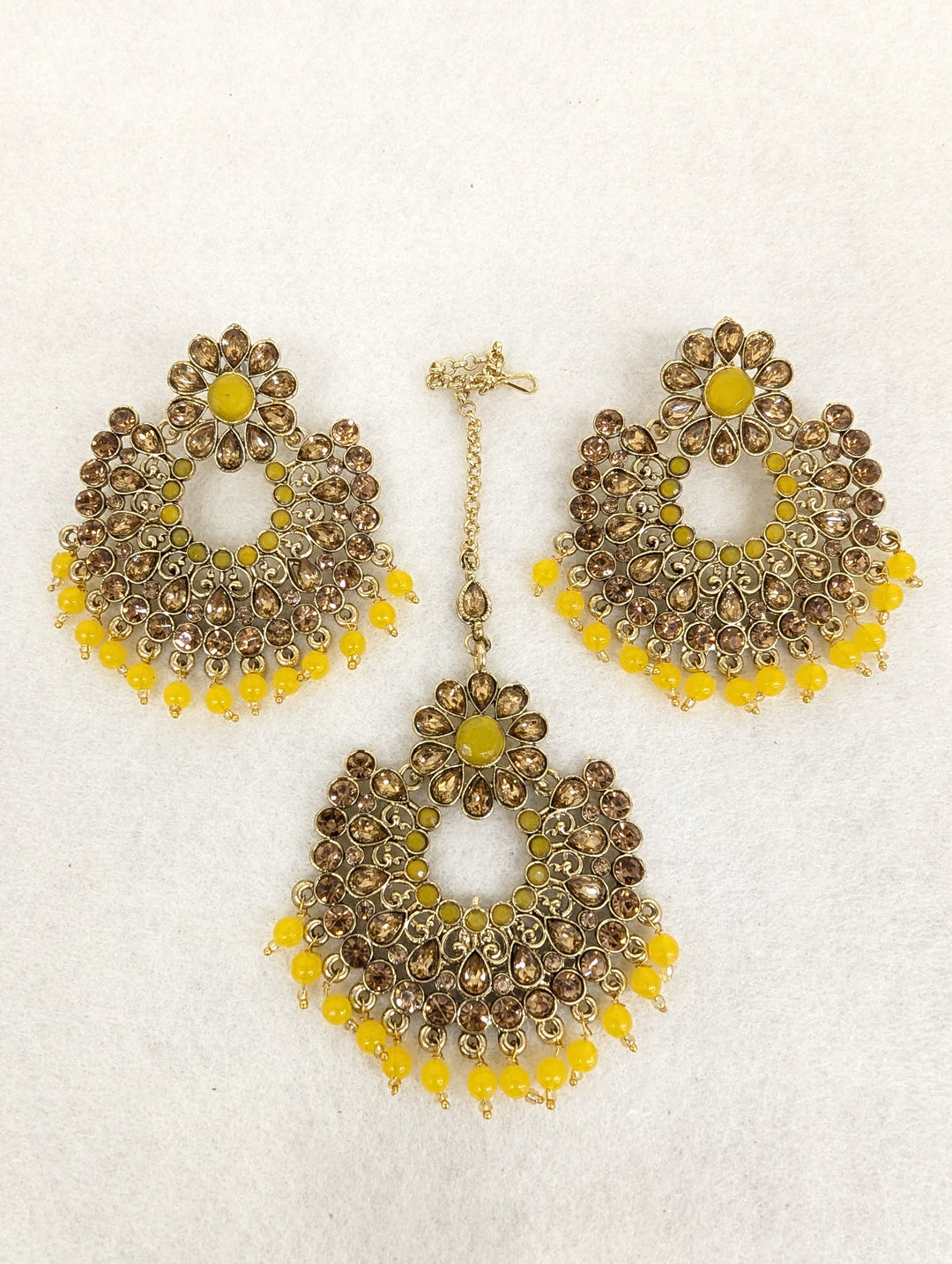 Prerna Stone Earring With Tikka
