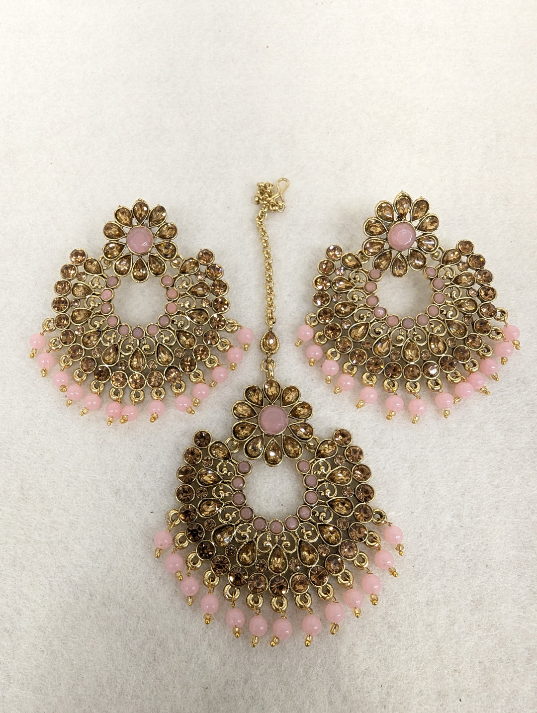 Prerna Stone Earring With Tikka