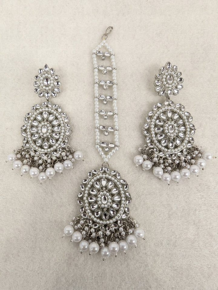 Mishti Stone Earring With Tikka