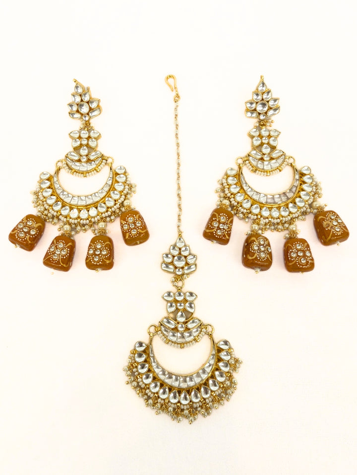 JAYA MINAKARI EARRING AND TIKKA