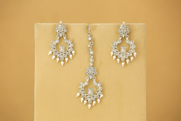 Binita Polki Earrings And Tikka