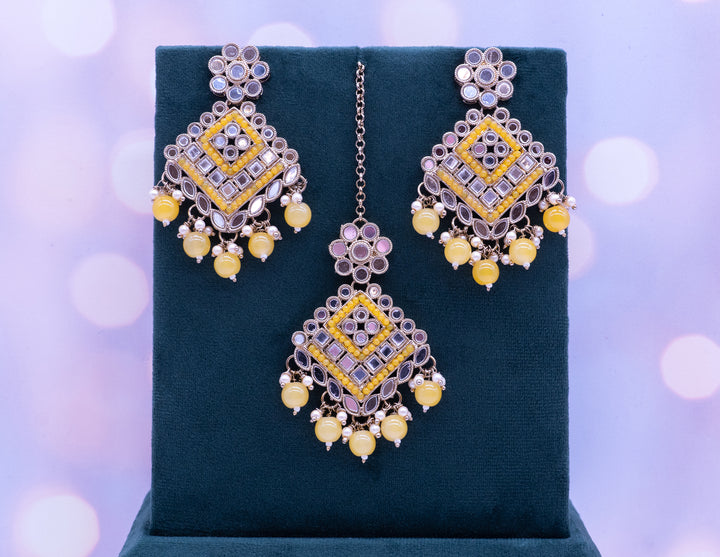 Malini Earrings with Tikka