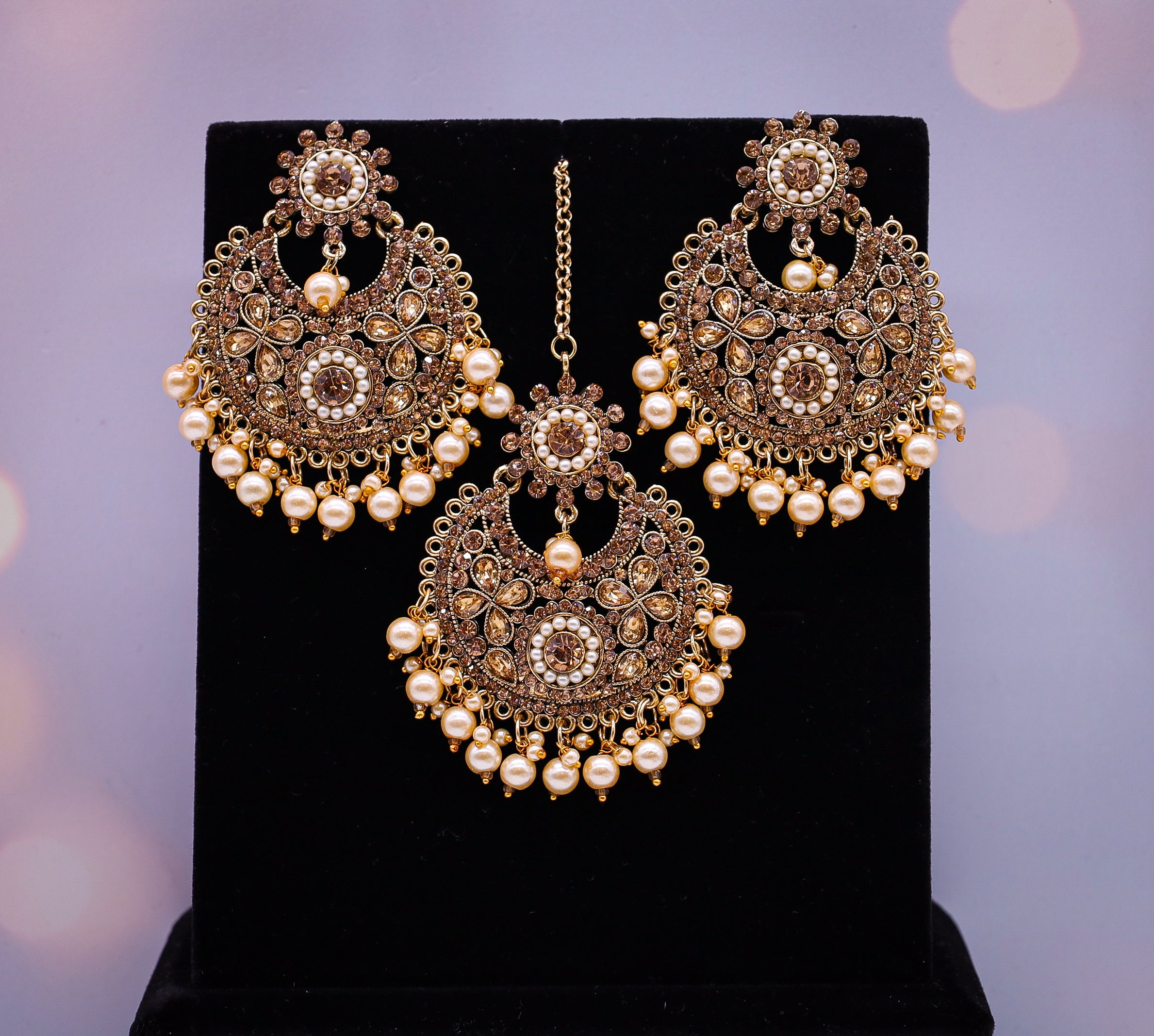 Lavanya Earrings With Tikka