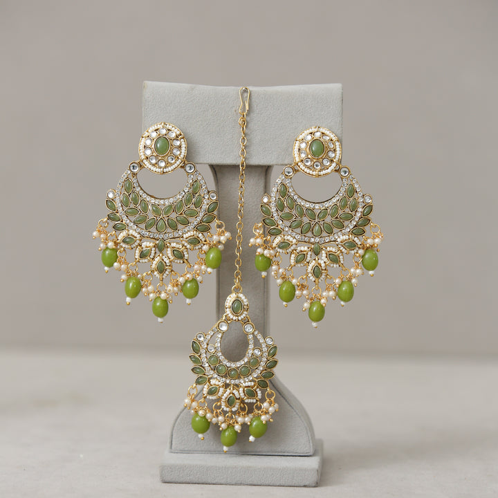 Usha Kundan Earrings With Tikka