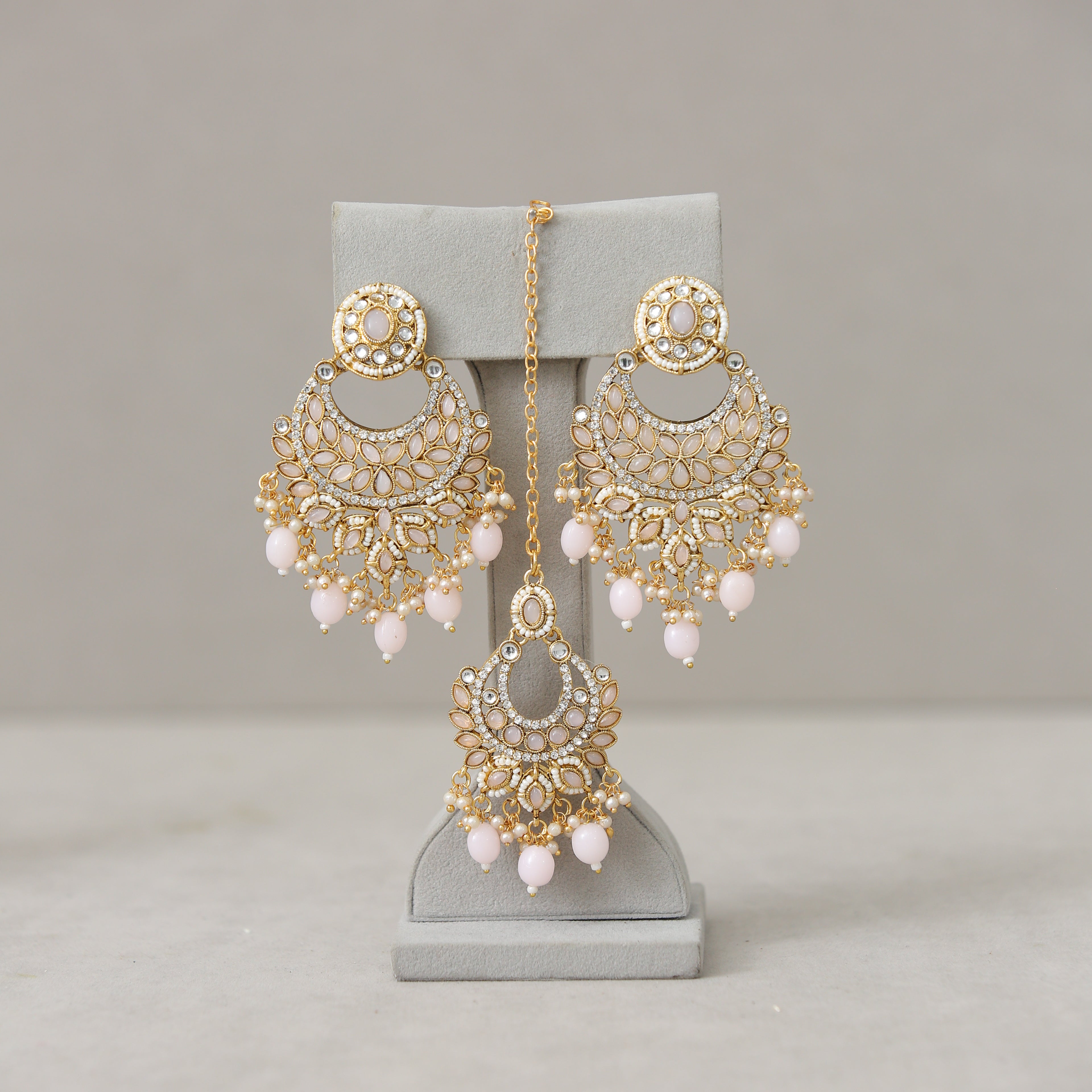 Usha Kundan Earrings With Tikka
