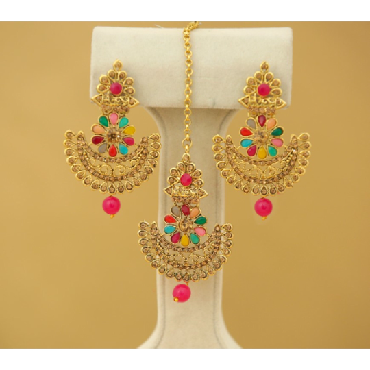 Bindhiya Earrings with Tikka