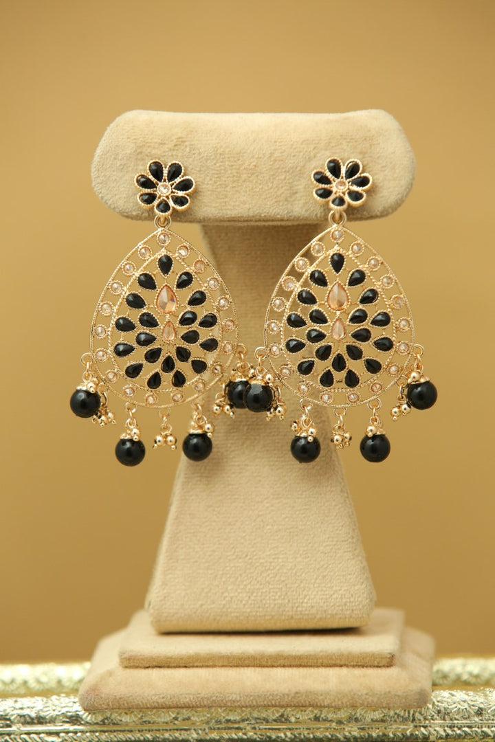 Heena Earrings