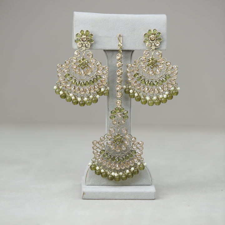 Radha Polki Earrings With Tikka