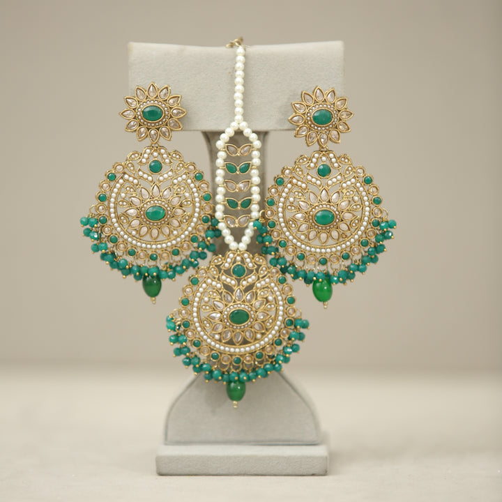 Divy Polki Earrings With Tikka